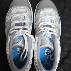 Nike White and Blue Low-Top Sneakers